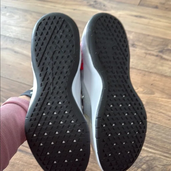 NWOT Nike White and Gray Athletic Shoes with Breathable Mesh - Picture 5 of 6